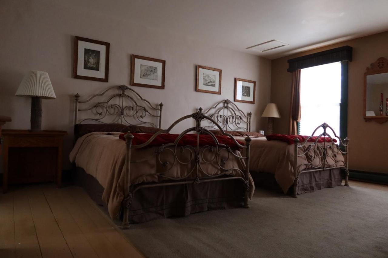 The Inn In Westport Bagian luar foto