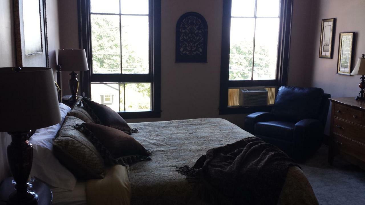 The Inn In Westport Bagian luar foto